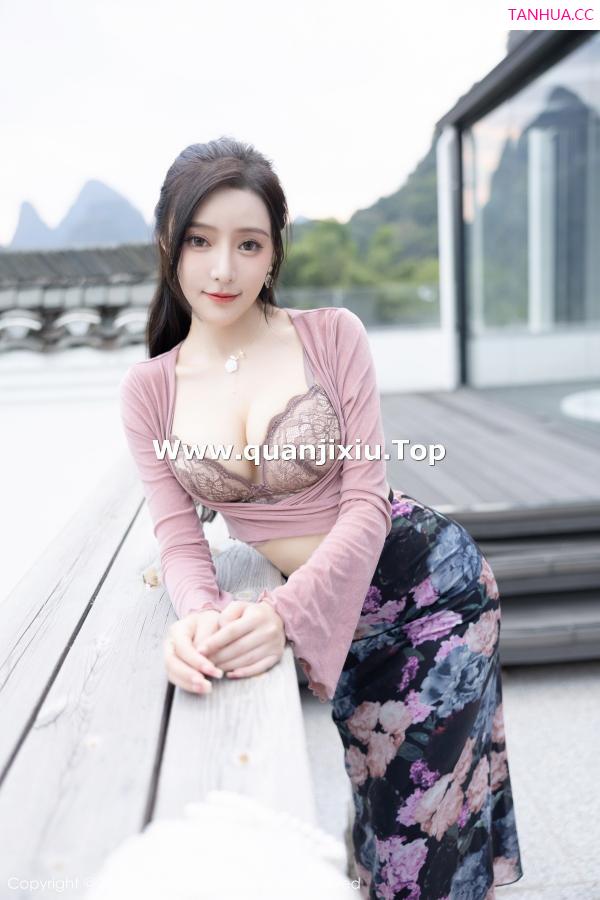王馨瑶  [XiuRen]高清写真图 2022.12.12 No.5985 王馨瑶yanni 美腿长裙第18张图片